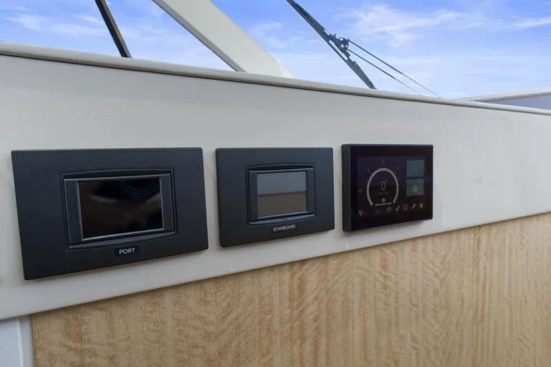 Slide: The Image of Burger 48 CRUISER 2019 - 75