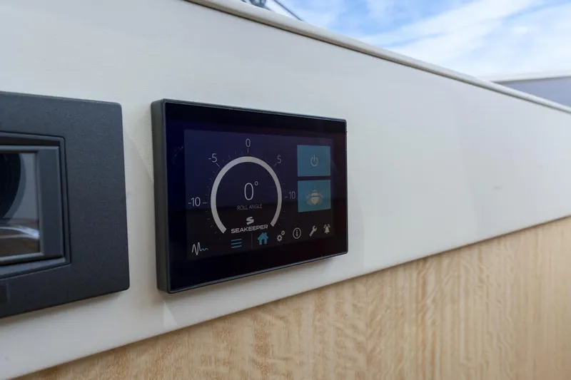 Slide: The Image of Burger 48 CRUISER 2019 - 77