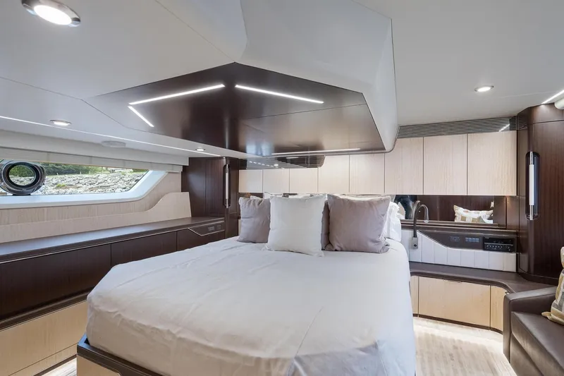 Slide: The Image of Burger 48 CRUISER 2019 - 82