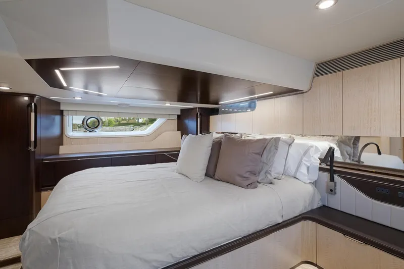 Slide: The Image of Burger 48 CRUISER 2019 - 83