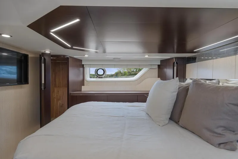 Slide: The Image of Burger 48 CRUISER 2019 - 85