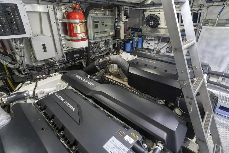 Slide: The Image of Burger 48 CRUISER 2019 - 98