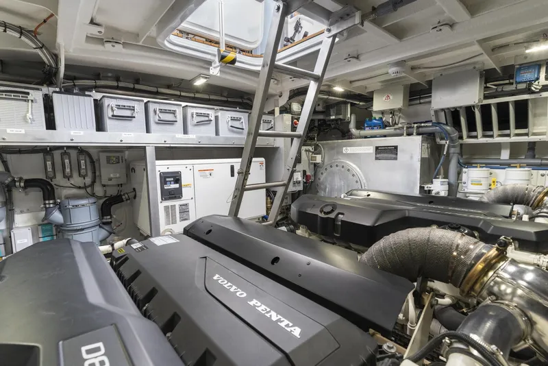 Slide: The Image of Burger 48 CRUISER 2019 - 99