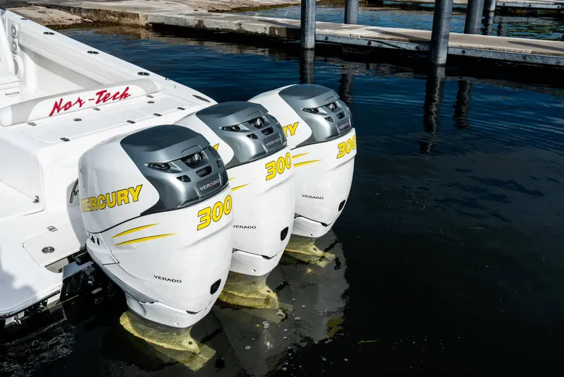 Slide: The Image of Nor-tech 390 Sport 2013 - 19