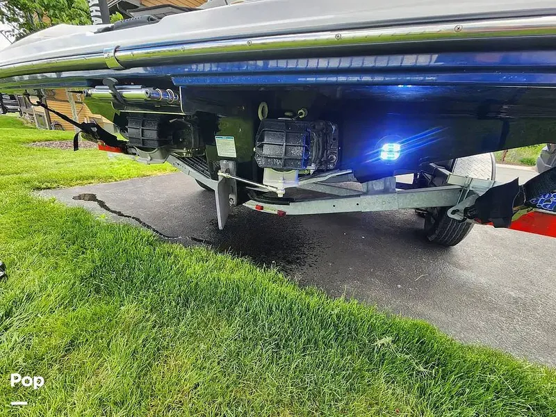 Slide: The Image of Yamaha 212 limited 2017 - 16464273