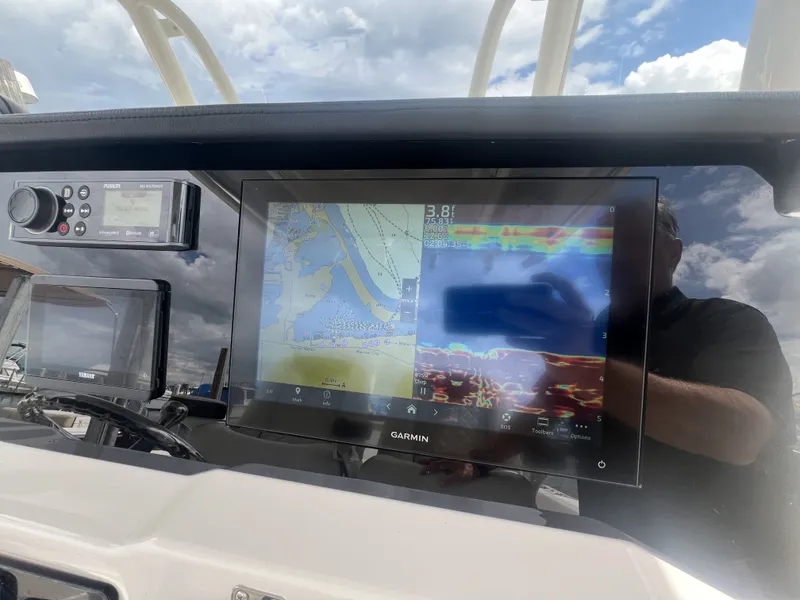 Slide: The Image of Sailfish 290 CC 2022 - 6