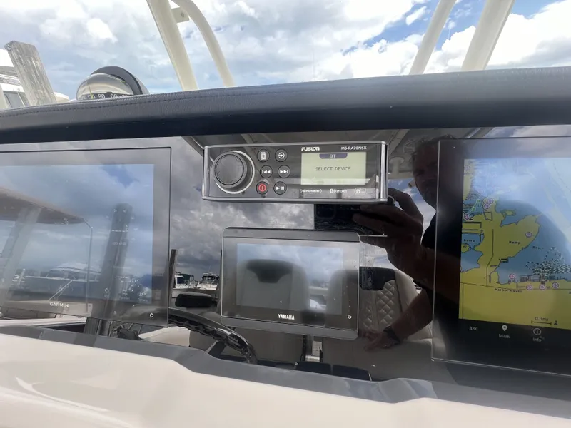 Slide: The Image of Sailfish 290 CC 2022 - 7