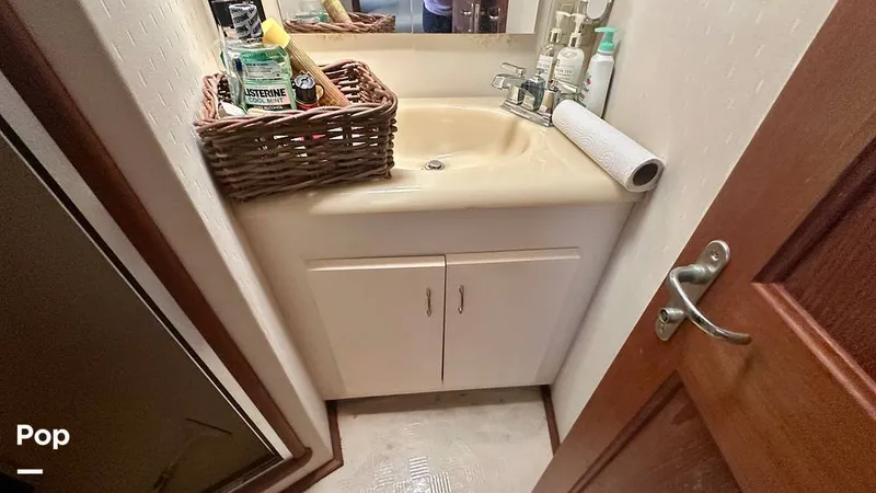Slide: The Image of Bathroom Sink - 16465165