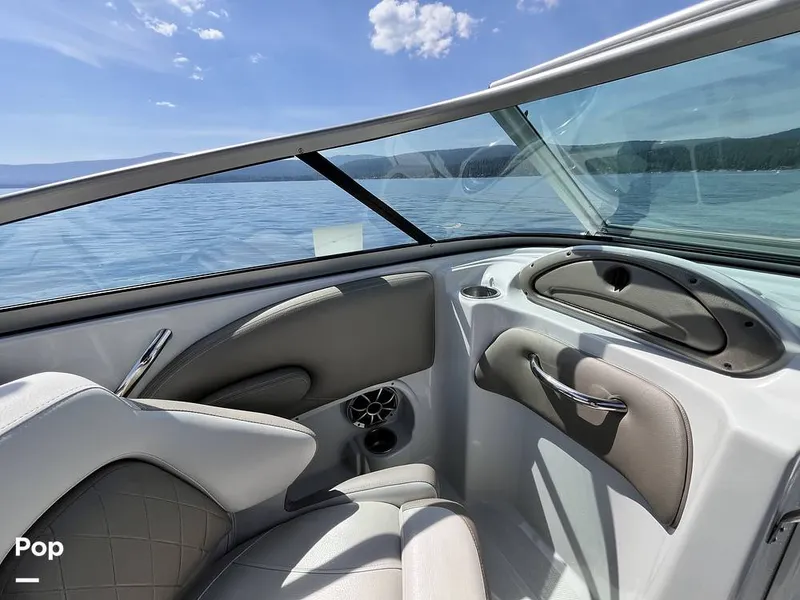 Slide: The Image of Crownline Boats E215XS 2022 - 16452937