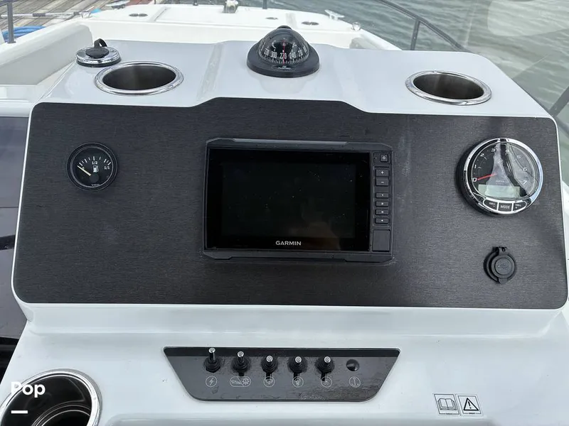 Slide: The Image of Beneteau Flyer 7 Spacedeck 2023 - 16476596