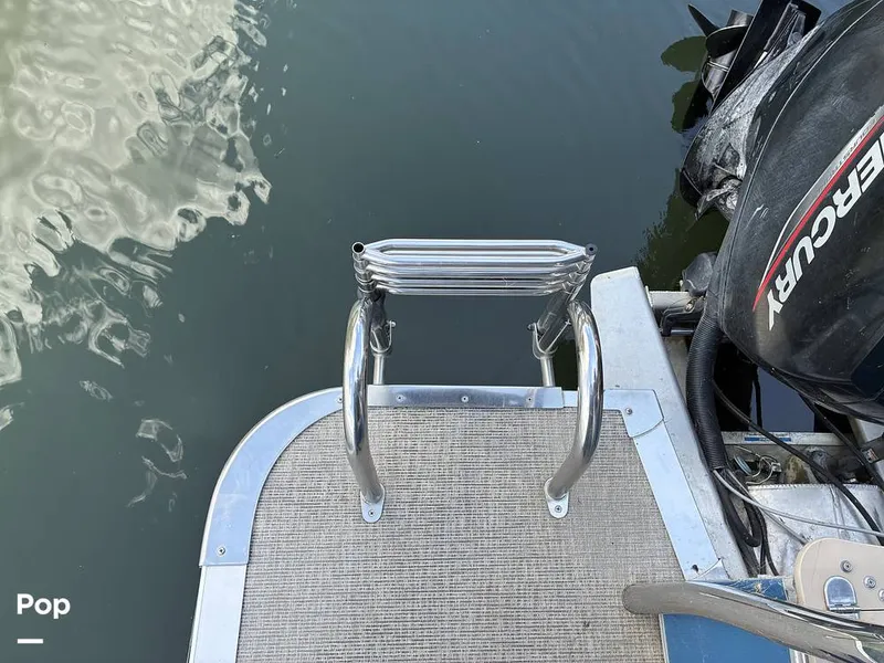 Slide: The Image of Avalon 2285 LSZ Entertainer 2023 - 16452825