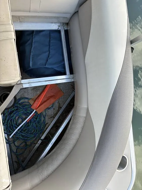 Slide: The Image of Avalon 2285 LSZ Entertainer 2023 - 16452835