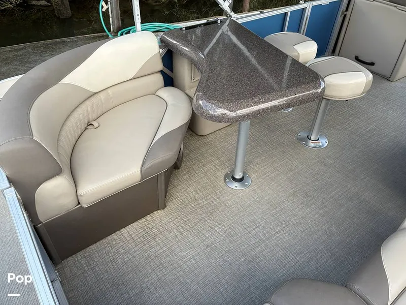 Slide: The Image of Avalon 2285 LSZ Entertainer 2023 - 16452839