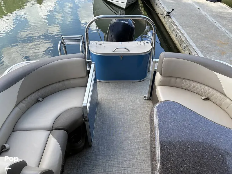 Slide: The Image of Avalon 2285 LSZ Entertainer 2023 - 16452841