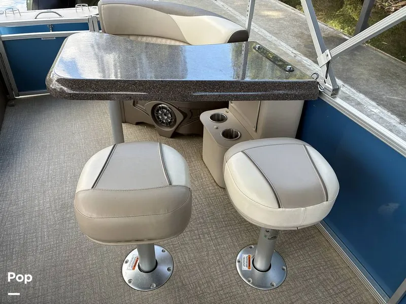 Slide: The Image of Avalon 2285 LSZ Entertainer 2023 - 16452842