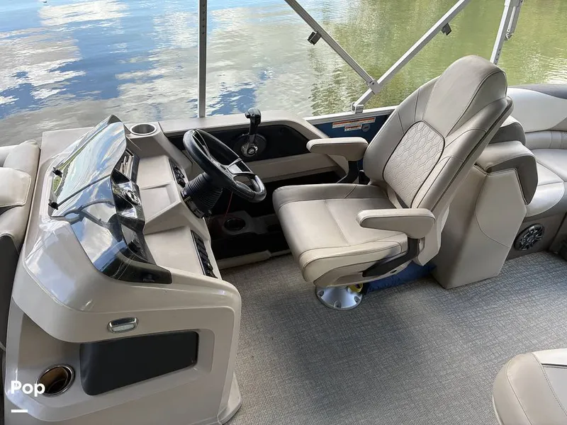 Slide: The Image of Avalon 2285 LSZ Entertainer 2023 - 16452843