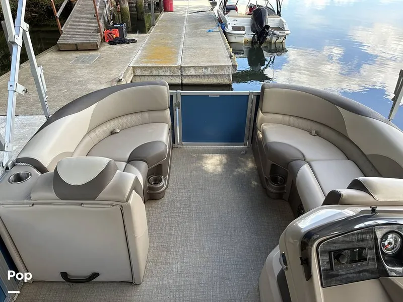 Slide: The Image of Avalon 2285 LSZ Entertainer 2023 - 16452853