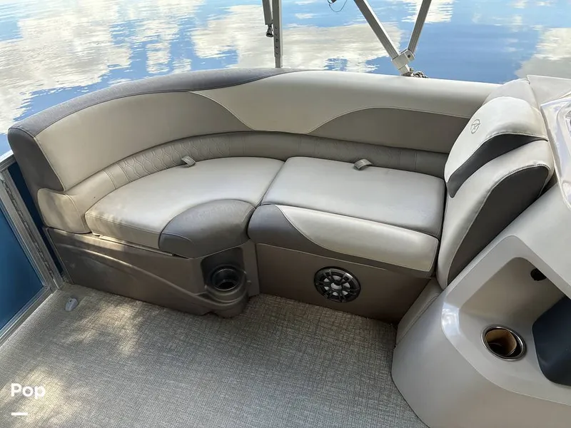Slide: The Image of Avalon 2285 LSZ Entertainer 2023 - 16452856
