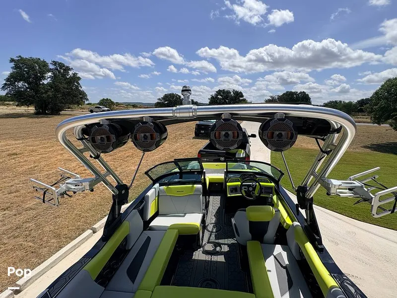 Slide: The Image of Mastercraft NXT 20 2021 - 16559651