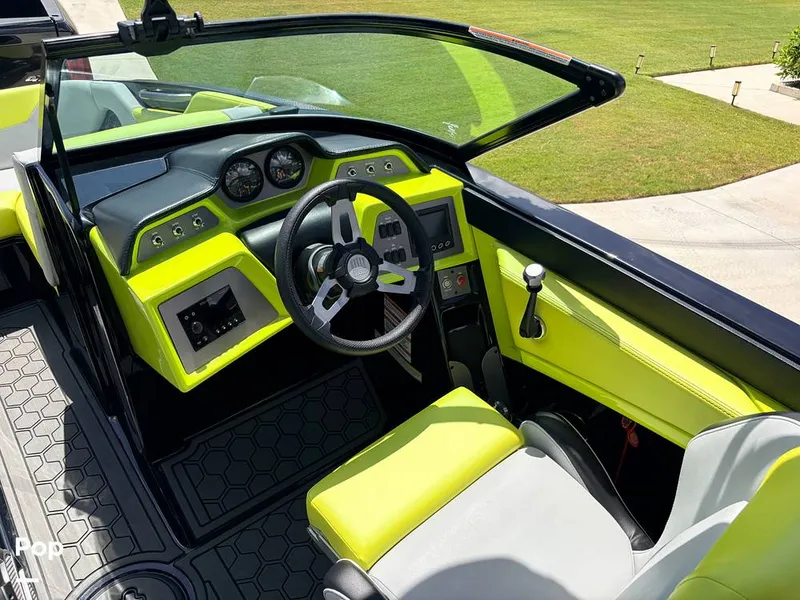 Slide: The Image of Mastercraft NXT 20 2021 - 16559615