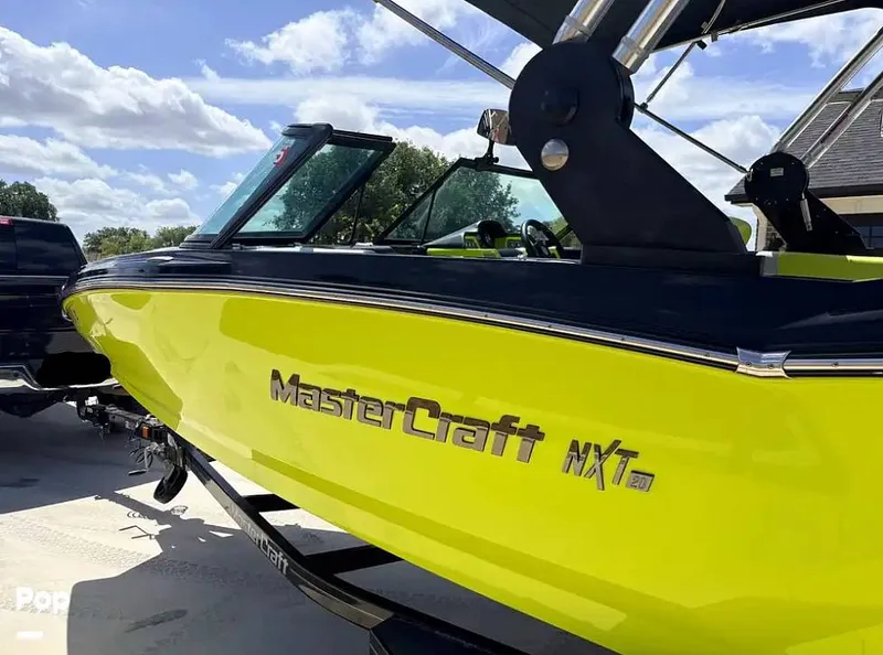 Slide: The Image of Mastercraft NXT 20 2021 - 16571780