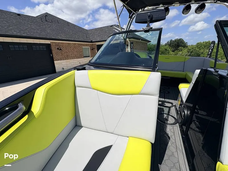 Slide: The Image of Mastercraft NXT 20 2021 - 16559636