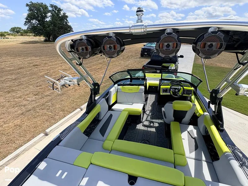 Slide: The Image of Mastercraft NXT 20 2021 - 16559648