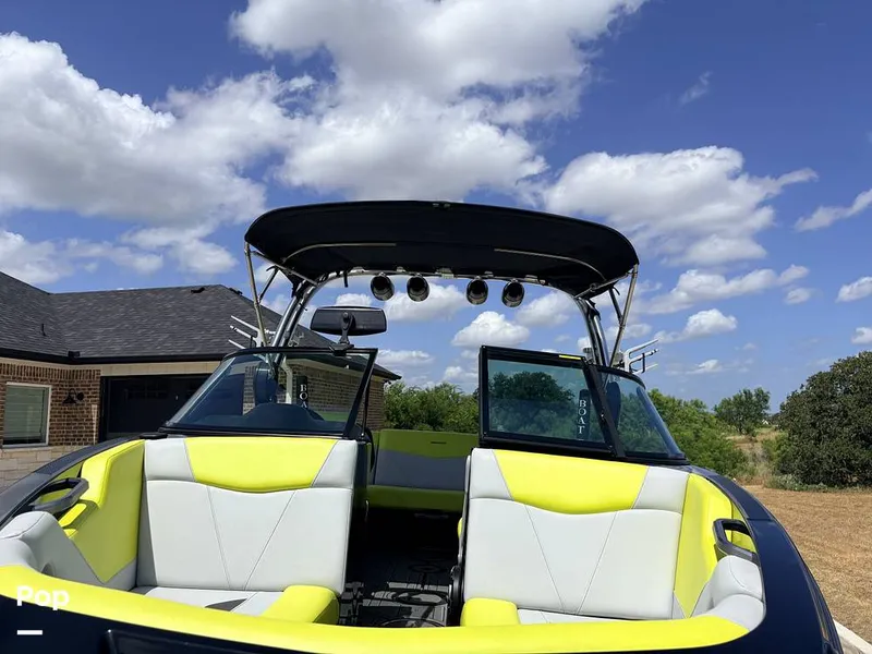 Slide: The Image of Mastercraft NXT 20 2021 - 16559724