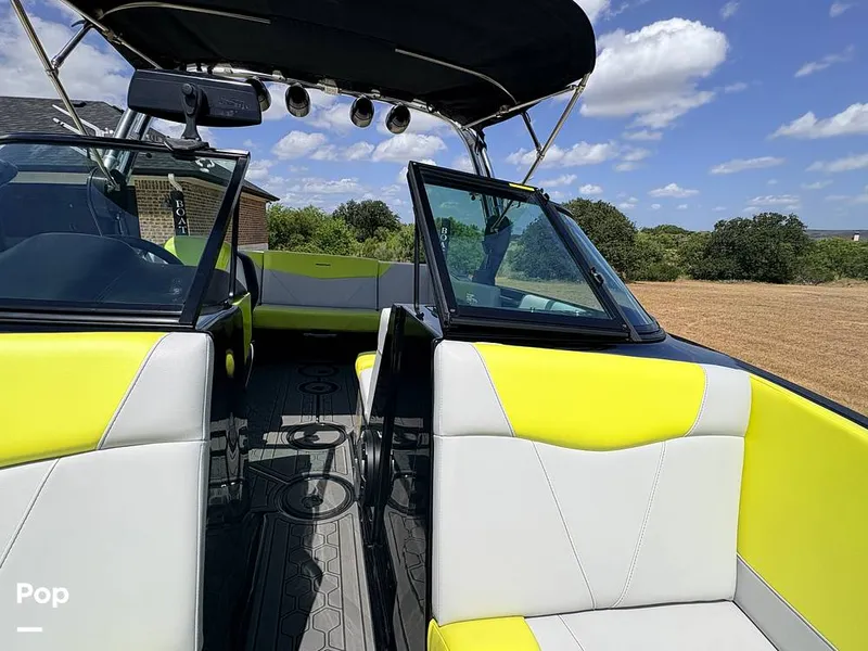 Slide: The Image of Mastercraft NXT 20 2021 - 16559633