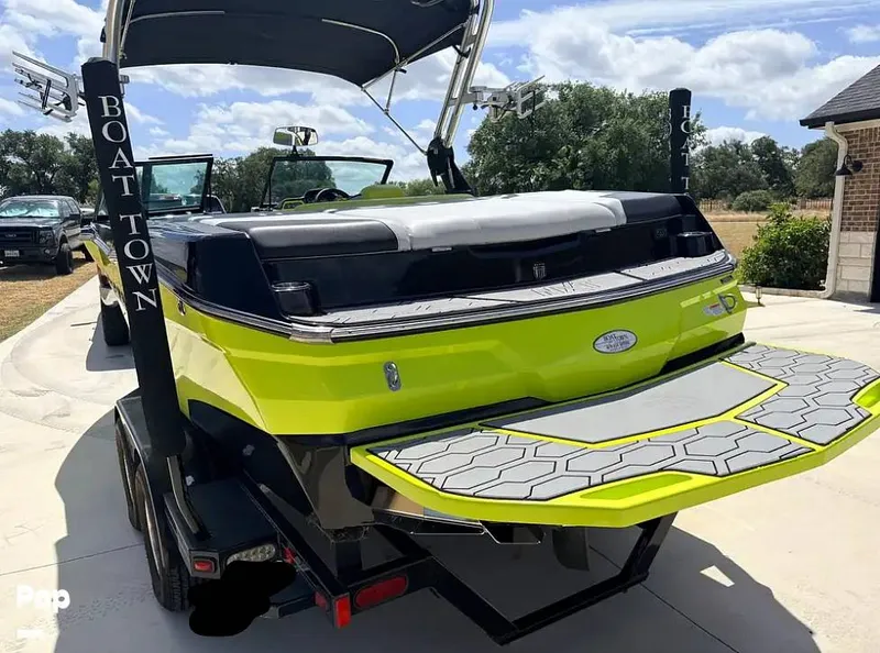 Slide: The Image of Mastercraft NXT 20 2021 - 16571782