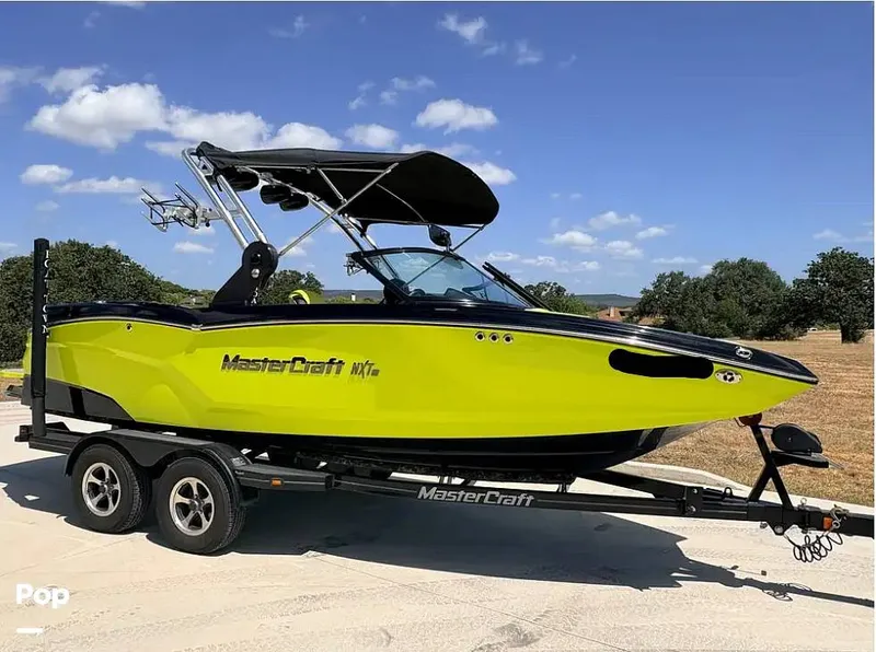 Slide: The Image of Mastercraft NXT 20 2021 - 16571774