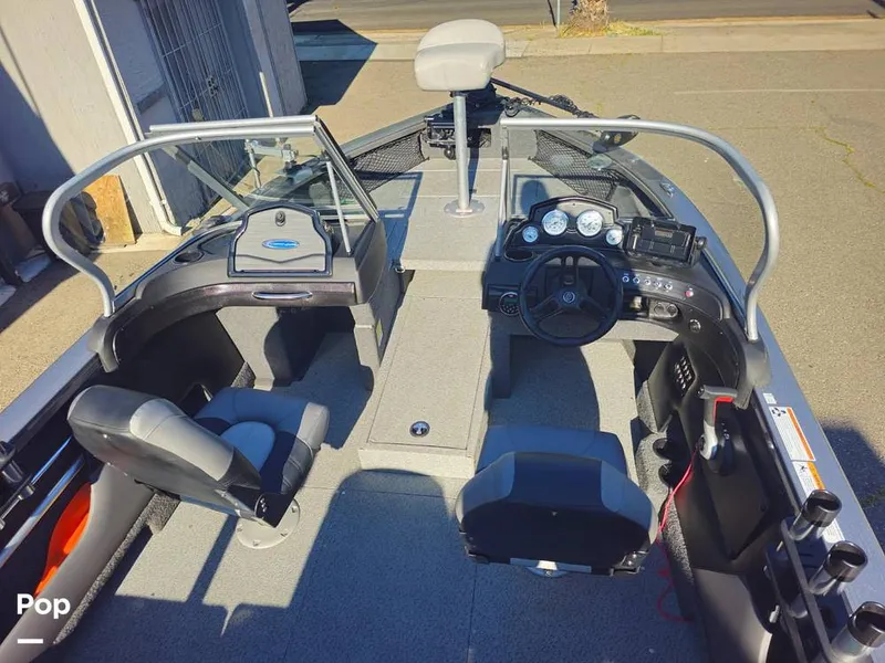 Slide: The Image of Crestliner 1750 Superhawk 2022 - 16449783