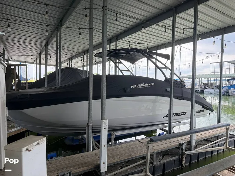 Slide: The Image of Yamaha AR250 2025 - 16468456
