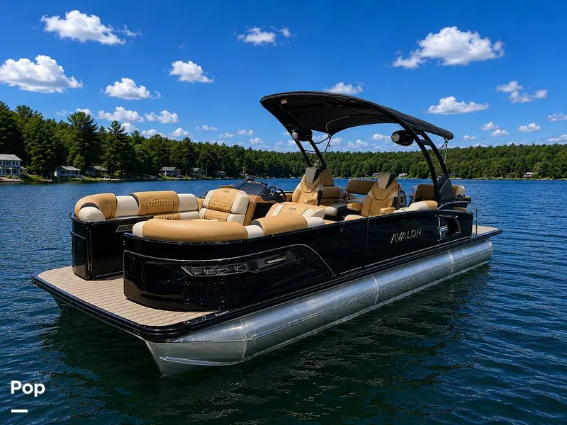 The Image of Avalon 2585 Excaliber LTD Quad Lounge 2025 - 16447097