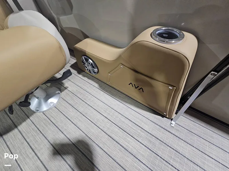 Slide: The Image of Avalon 2585 Excaliber LTD Quad Lounge 2025 - 16447173