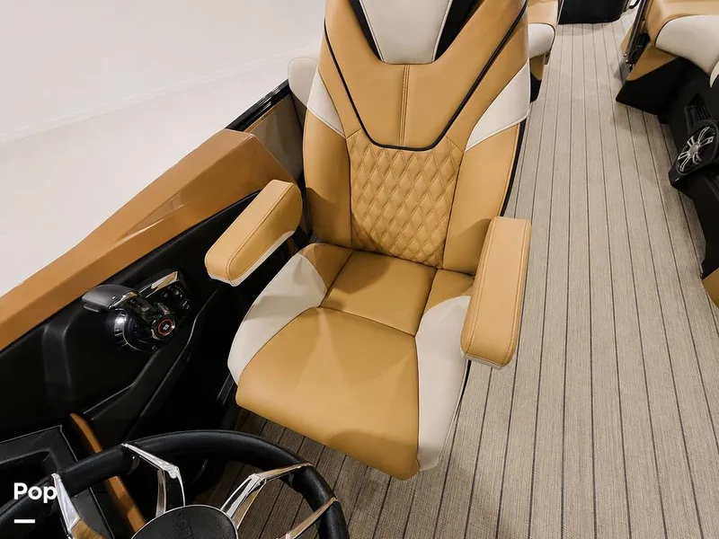 Slide: The Image of Avalon 2585 Excaliber LTD Quad Lounge 2025 - 16447207