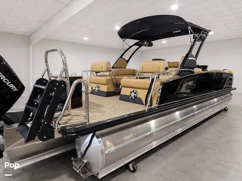 Slide: The Image of Avalon 2585 Excaliber LTD Quad Lounge 2025 - 16447201