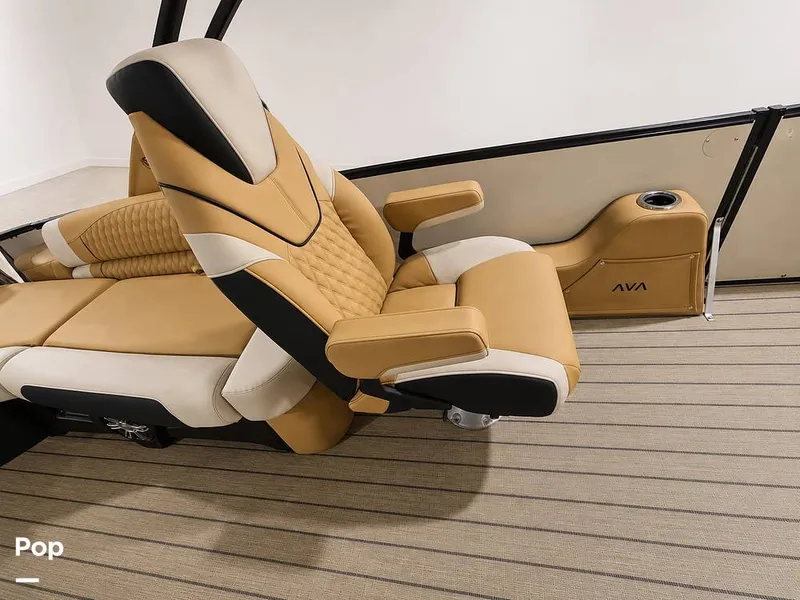 Slide: The Image of Avalon 2585 Excaliber LTD Quad Lounge 2025 - 16447212