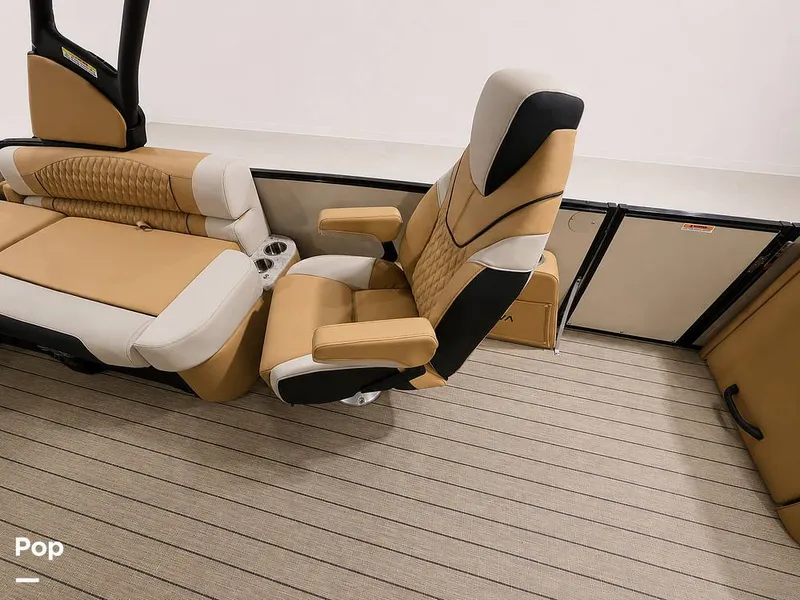 Slide: The Image of Avalon 2585 Excaliber LTD Quad Lounge 2025 - 16447203