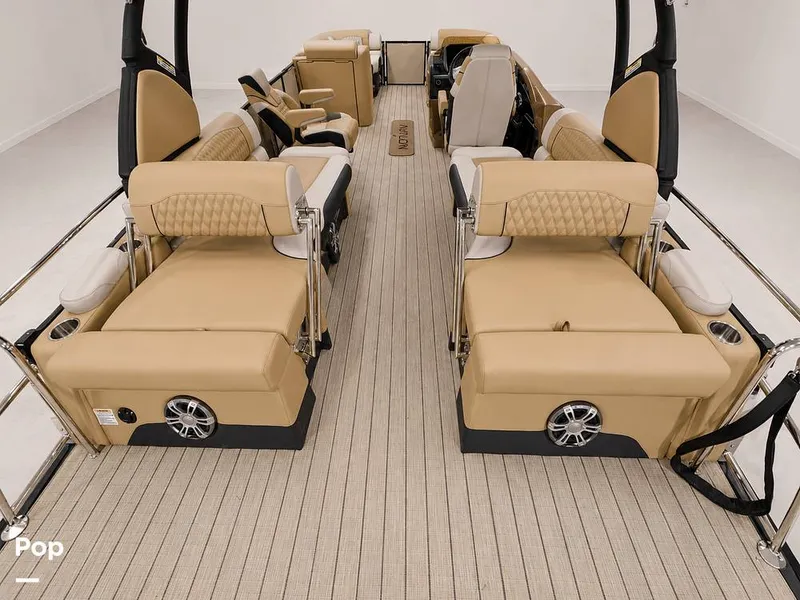 Slide: The Image of Avalon 2585 Excaliber LTD Quad Lounge 2025 - 16447190