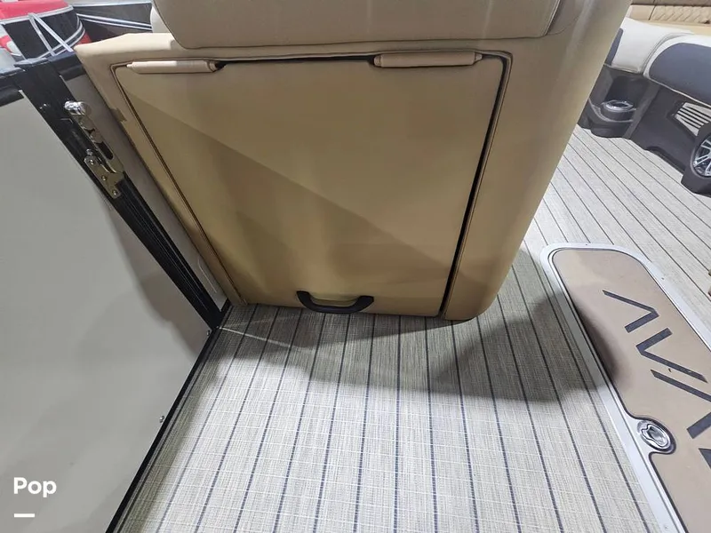 Slide: The Image of Avalon 2585 Excaliber LTD Quad Lounge 2025 - 16447183
