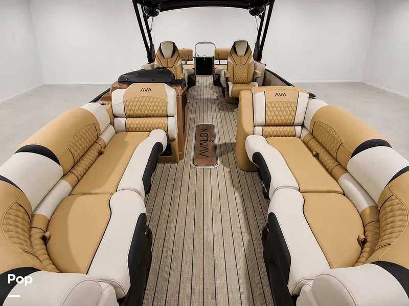 Slide: The Image of Avalon 2585 Excaliber LTD Quad Lounge 2025 - 16447192