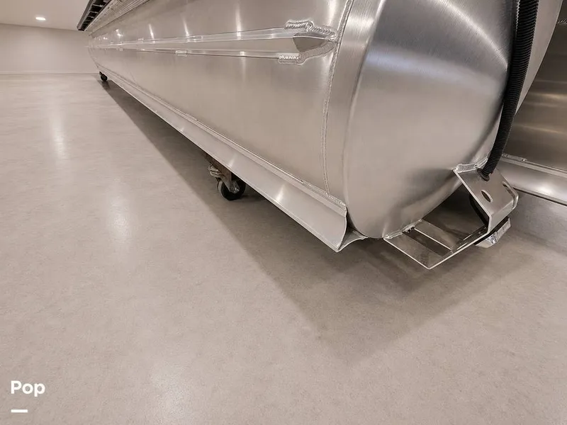 Slide: The Image of Avalon 2585 Excaliber LTD Quad Lounge 2025 - 16447166