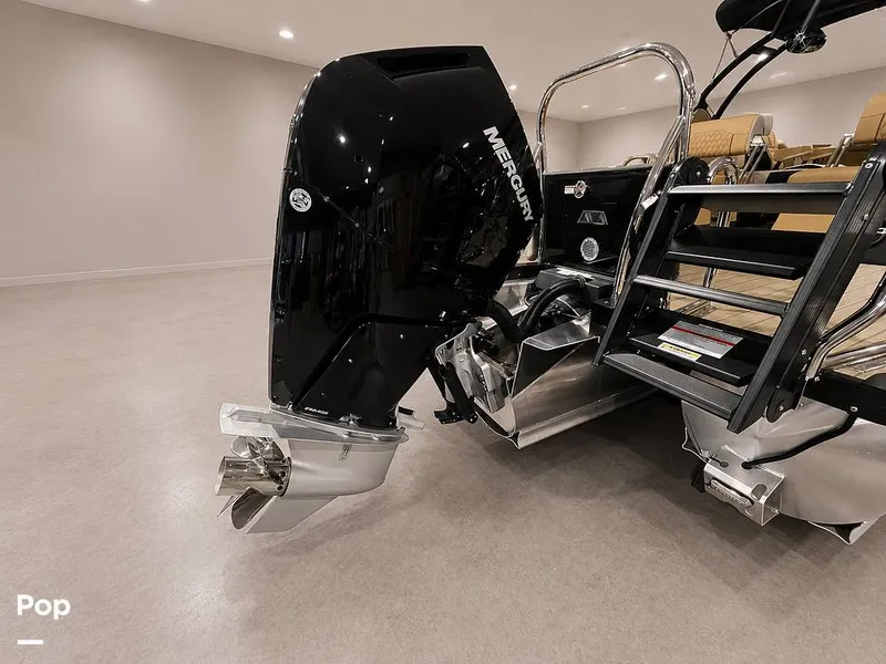 Slide: The Image of Avalon 2585 Excaliber LTD Quad Lounge 2025 - 16447195