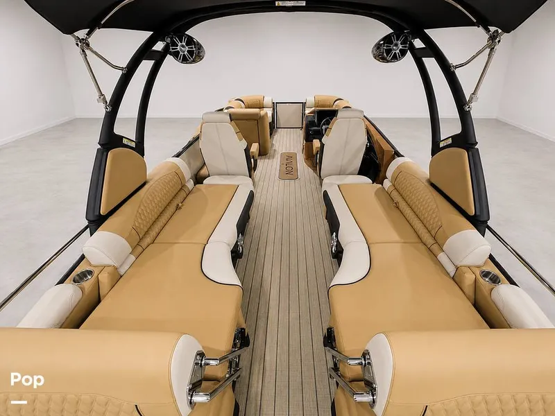 Slide: The Image of Avalon 2585 Excaliber LTD Quad Lounge 2025 - 16447222