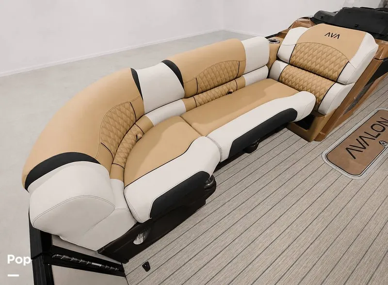 Slide: The Image of Avalon 2585 Excaliber LTD Quad Lounge 2025 - 16447188