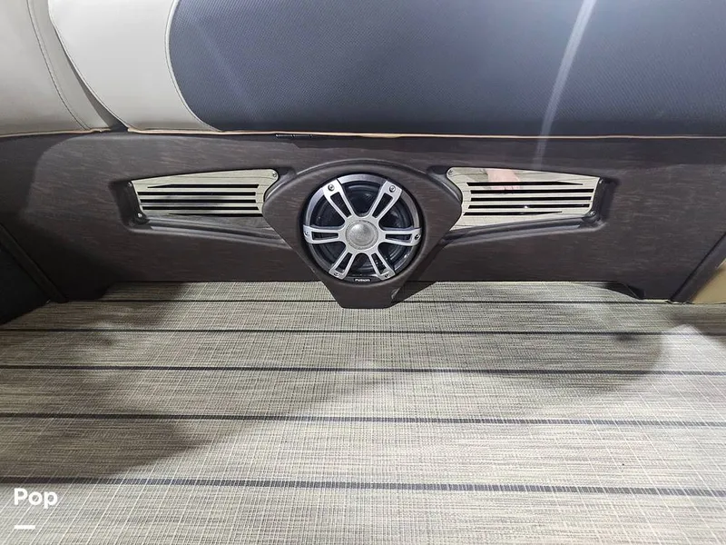 Slide: The Image of Avalon 2585 Excaliber LTD Quad Lounge 2025 - 16447177
