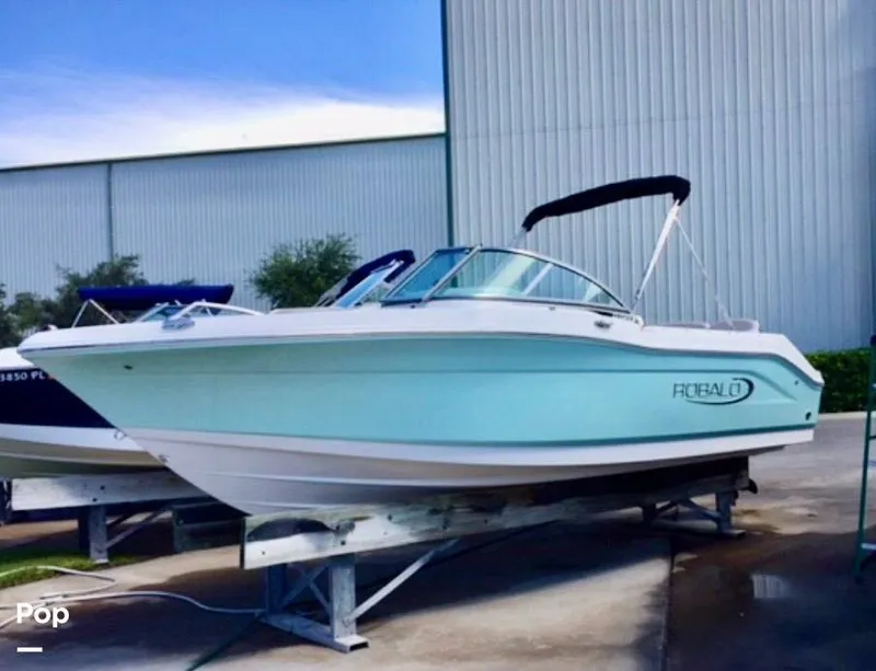 The Image of Robalo 207 Dual Console 2019 - 16447816