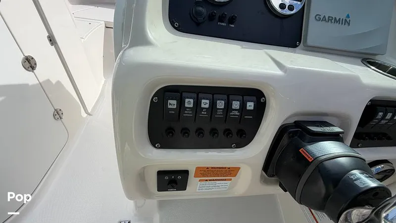 Slide: The Image of Robalo R207 Dual Console 2019 - 16455017
