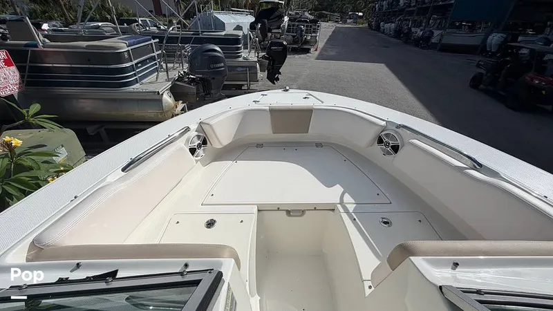 Slide: The Image of Robalo R207 Dual Console 2019 - 16455021